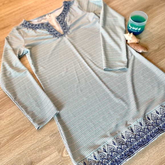 NWOT - 50+UPF Hampshirite Shift with Keyhole closure and embroidered details - Picture 3 of 4